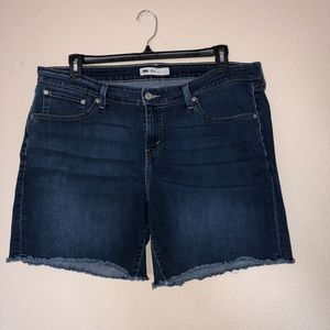 Levi’s Women’s Plus Size Shorts Size 20w Dark Wash
